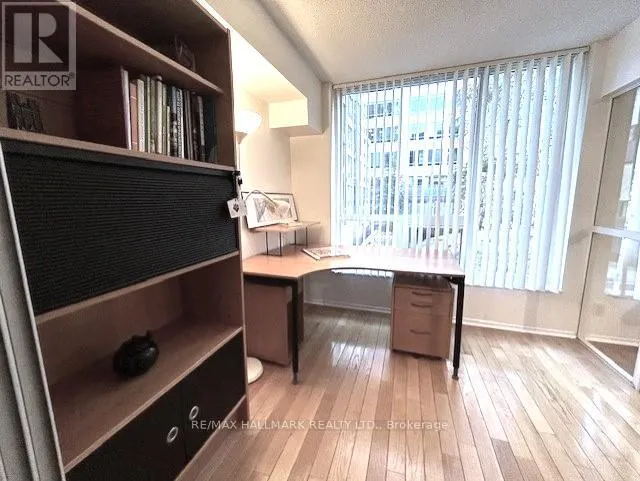 216 - 92 KING STREET E