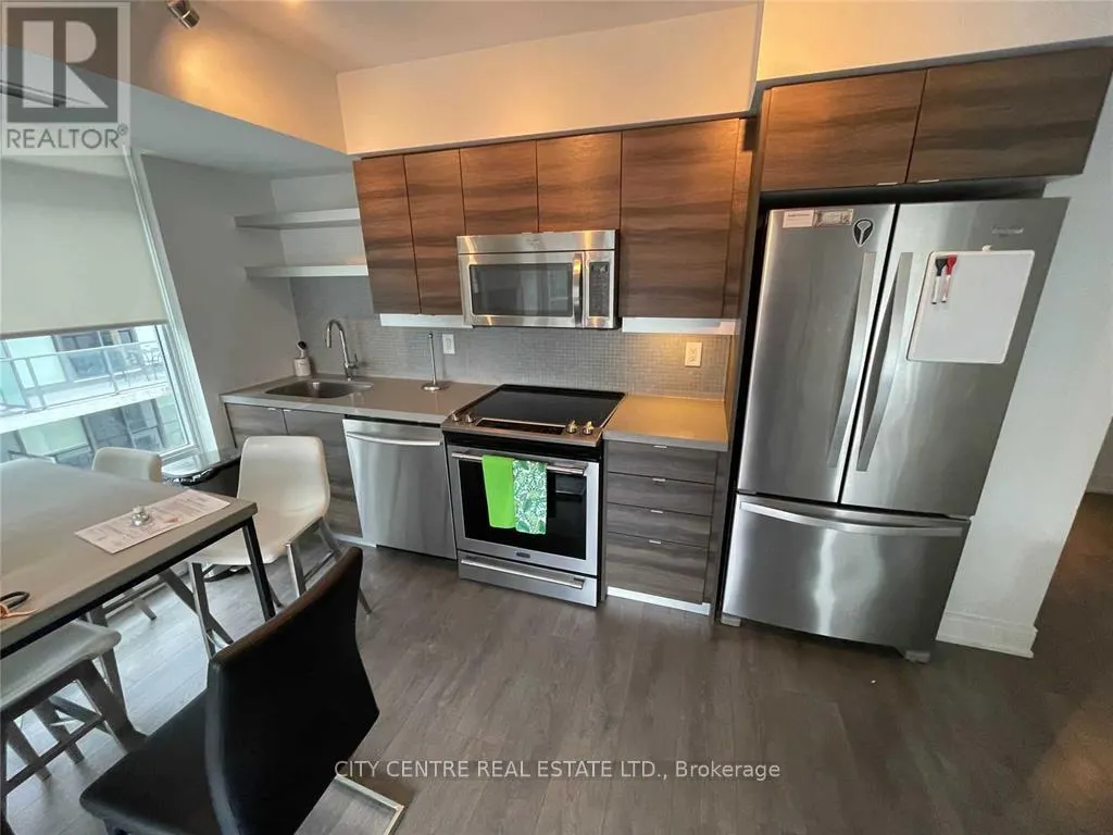 1703 - 525 ADELAIDE STREET W