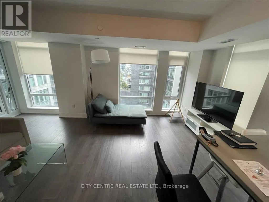 1703 - 525 ADELAIDE STREET W