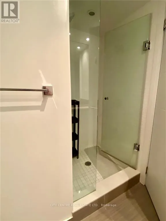 1703 - 525 ADELAIDE STREET W