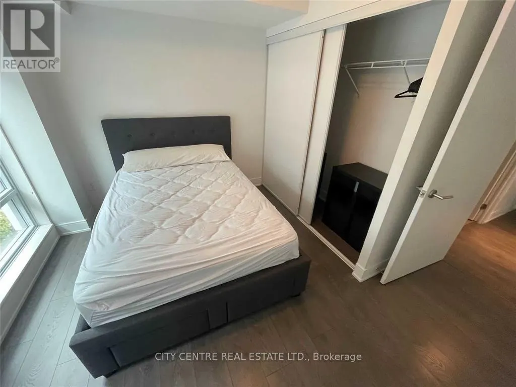 1703 - 525 ADELAIDE STREET W