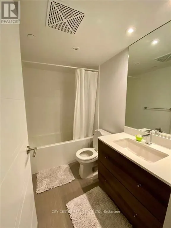 1703 - 525 ADELAIDE STREET W