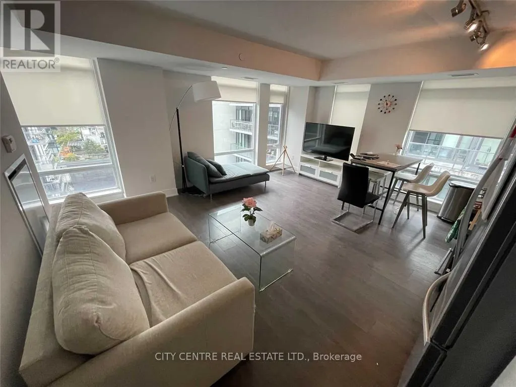 1703 - 525 ADELAIDE STREET W