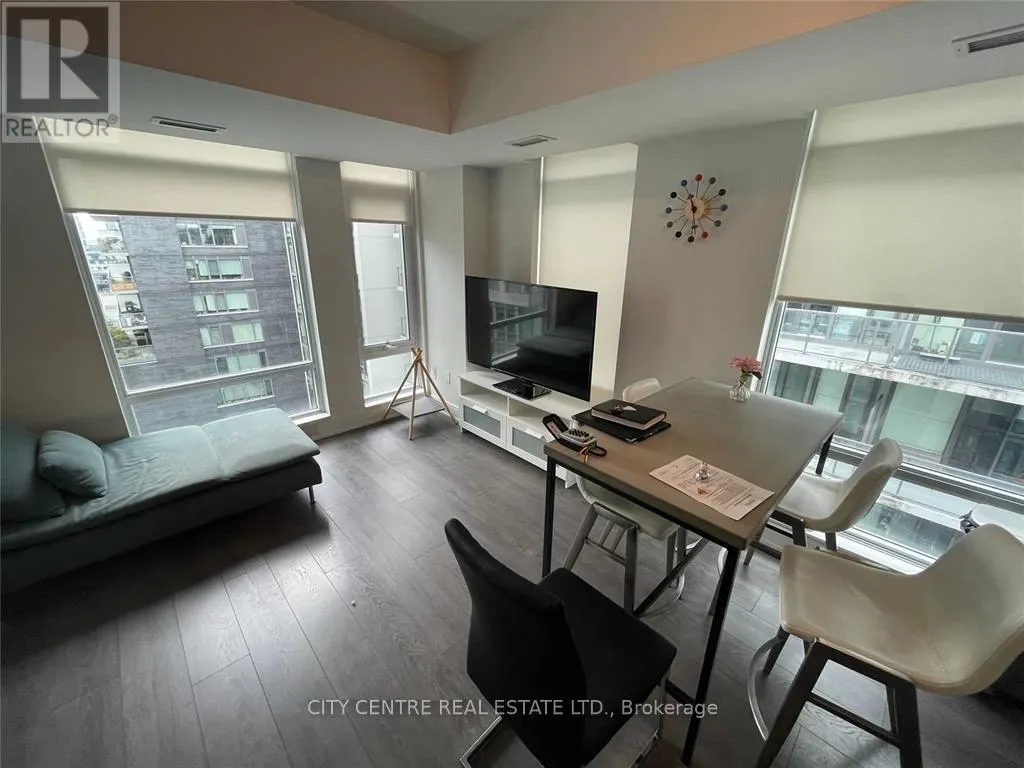 1703 - 525 ADELAIDE STREET W