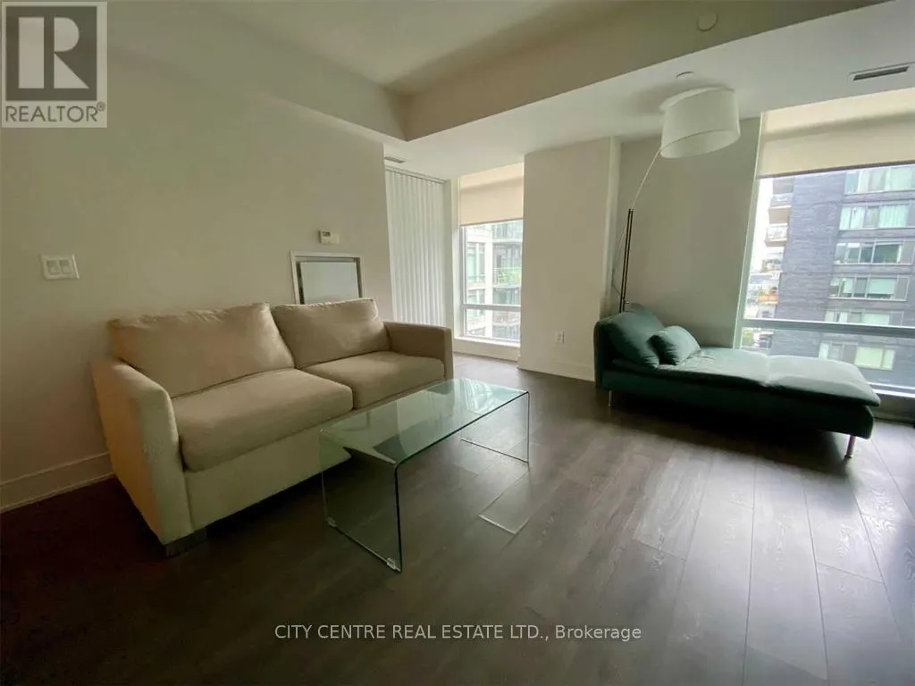 1703 - 525 ADELAIDE STREET W