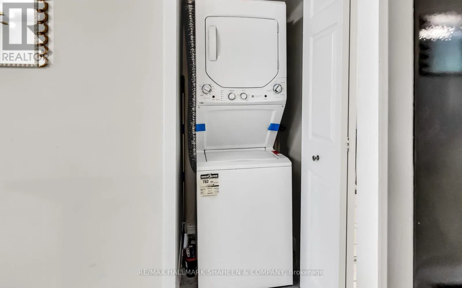 207 - 188 REDPATH AVENUE