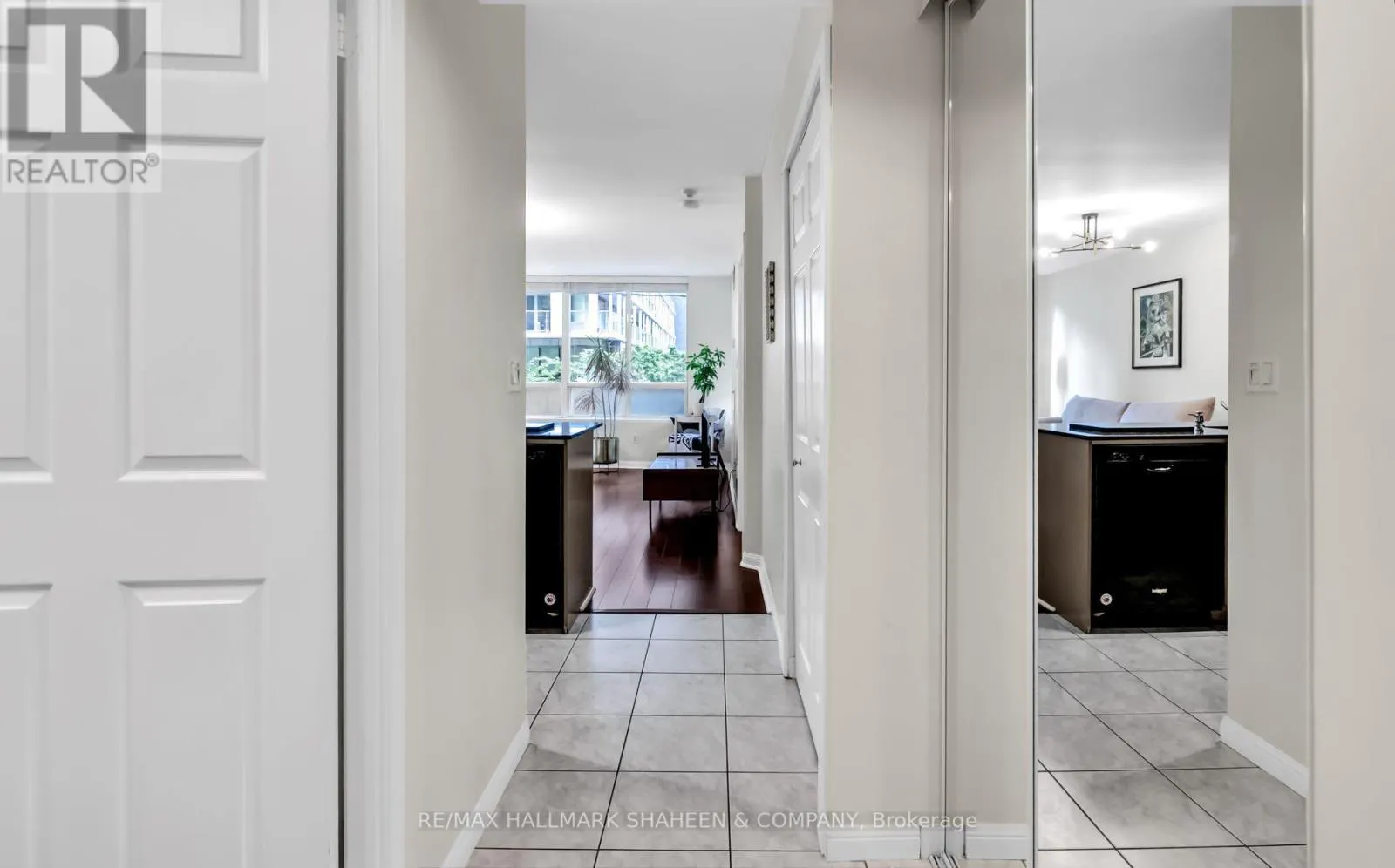 207 - 188 REDPATH AVENUE