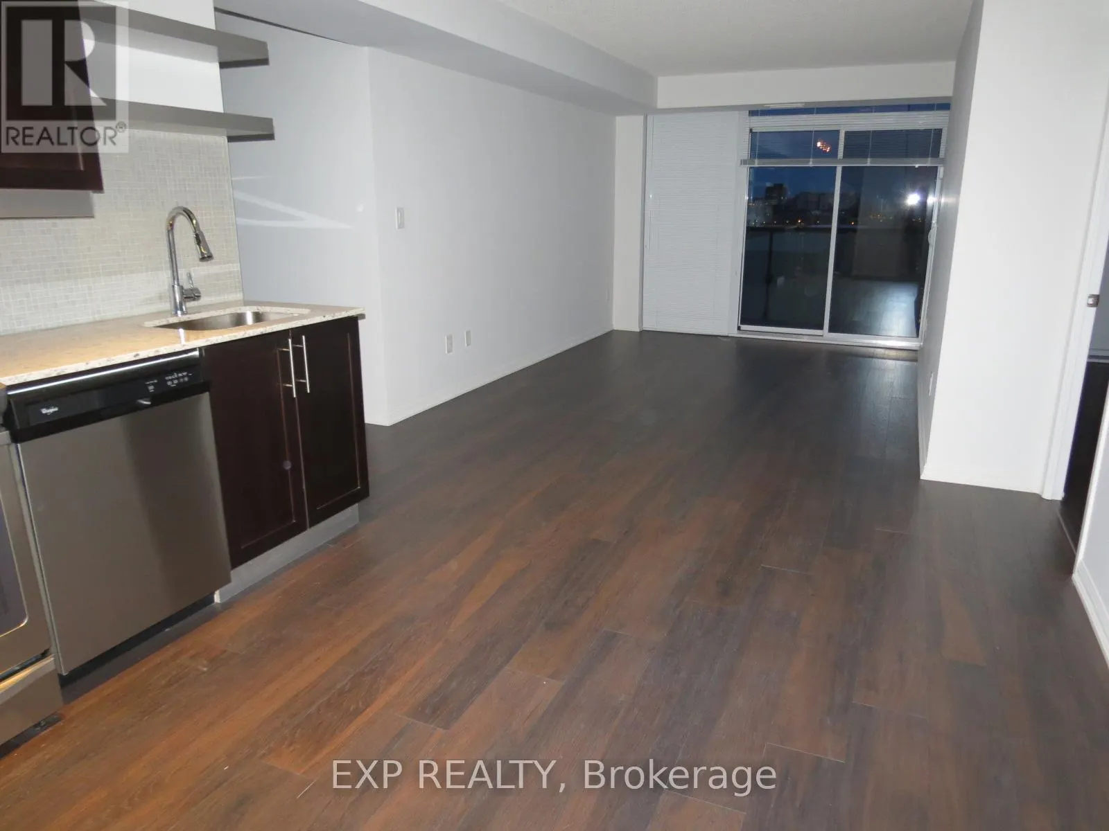 1501 - 400 ADELAIDE STREET