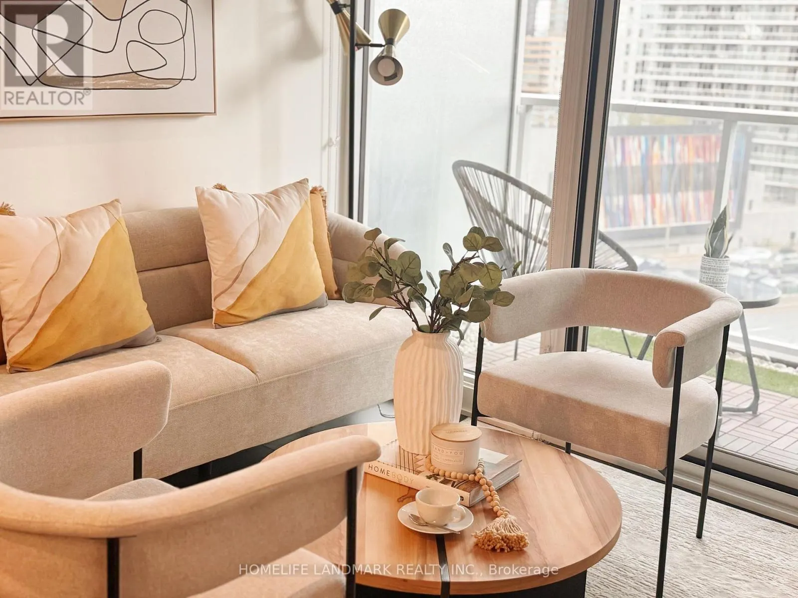 1110 - 19 BATHURST STREET