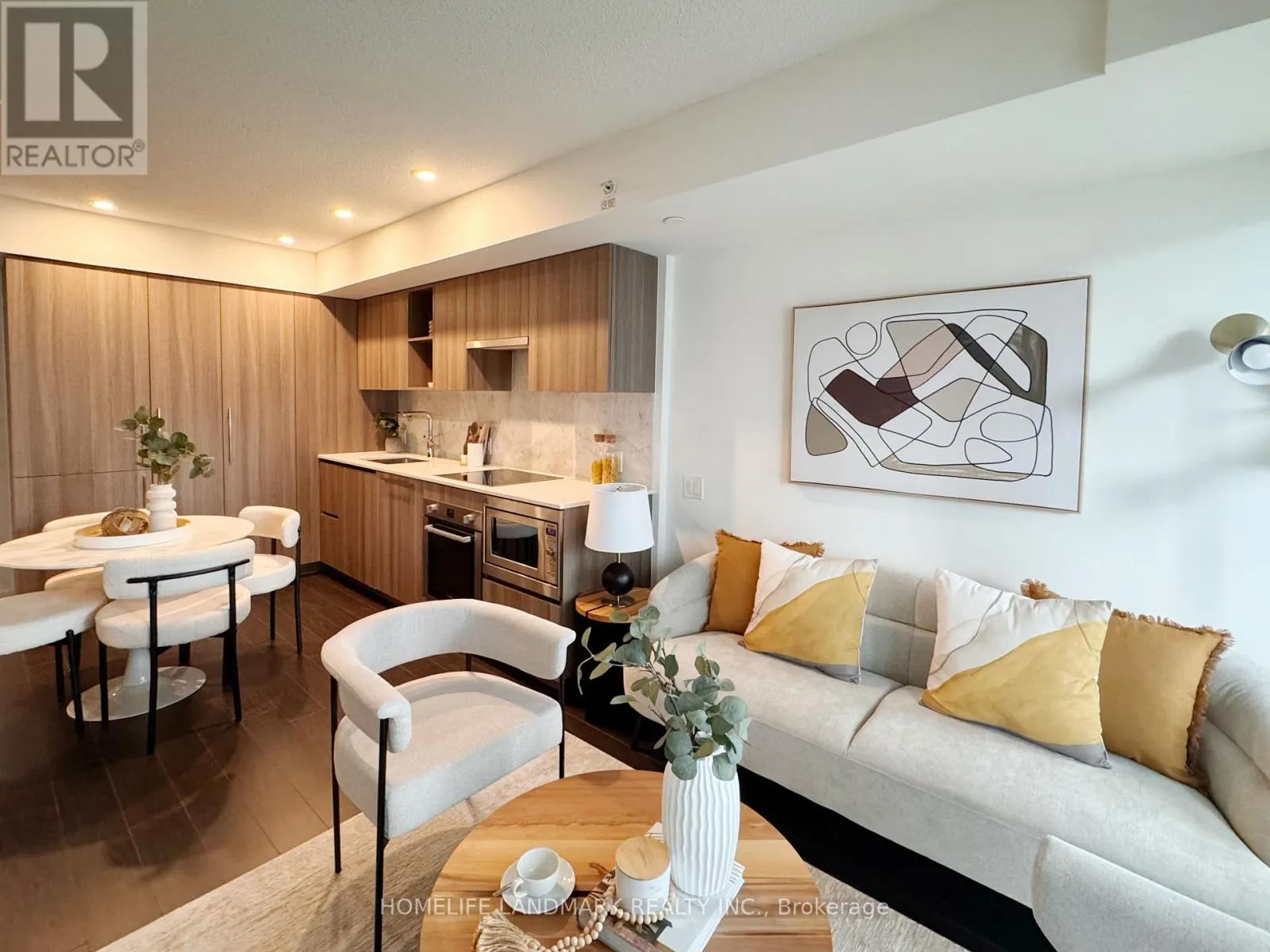 1110 - 19 BATHURST STREET