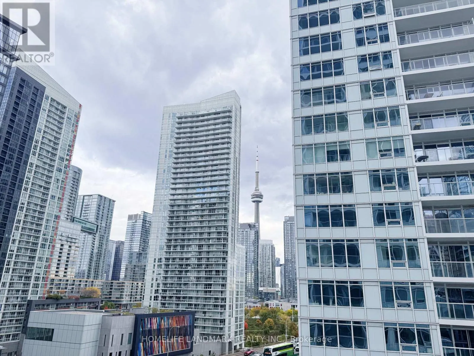 1110 - 19 BATHURST STREET