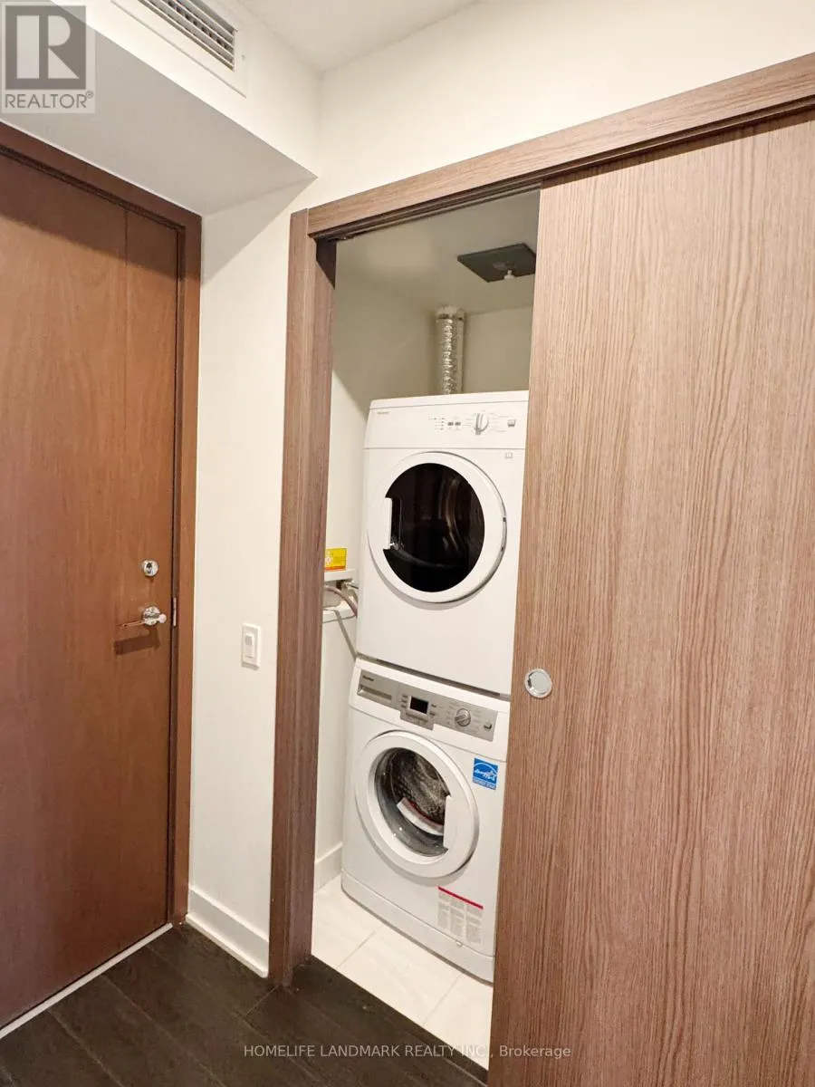 1110 - 19 BATHURST STREET