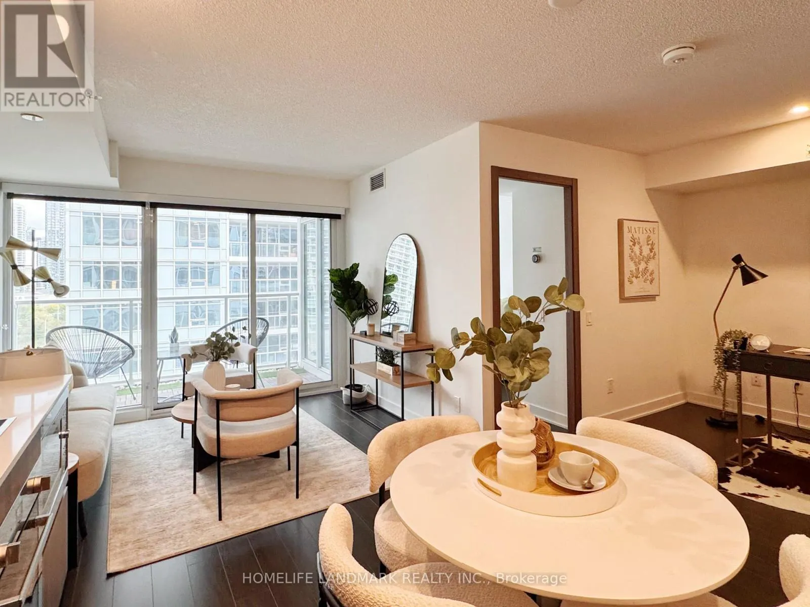 1110 - 19 BATHURST STREET