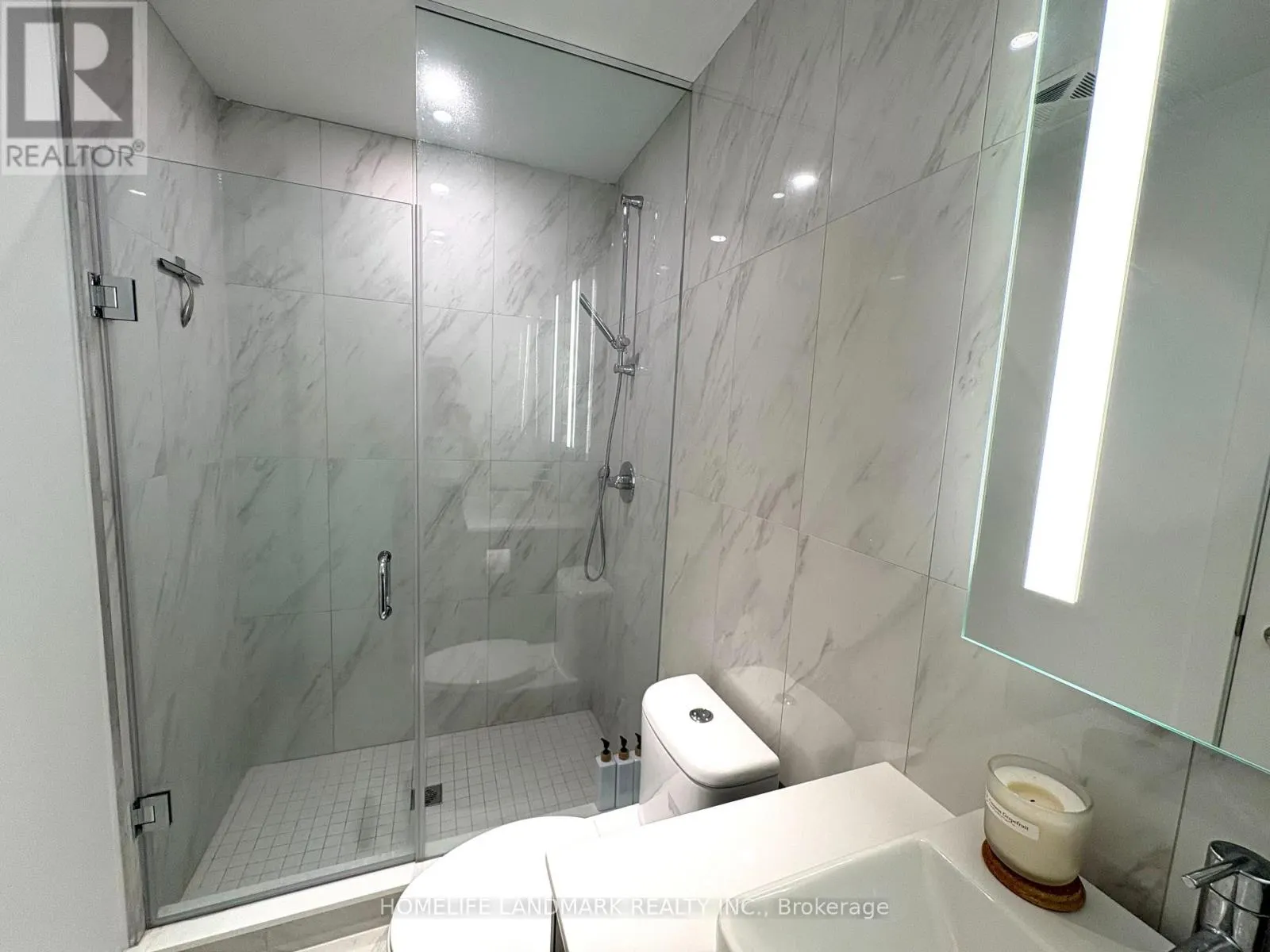 912 - 480 FRONT STREET