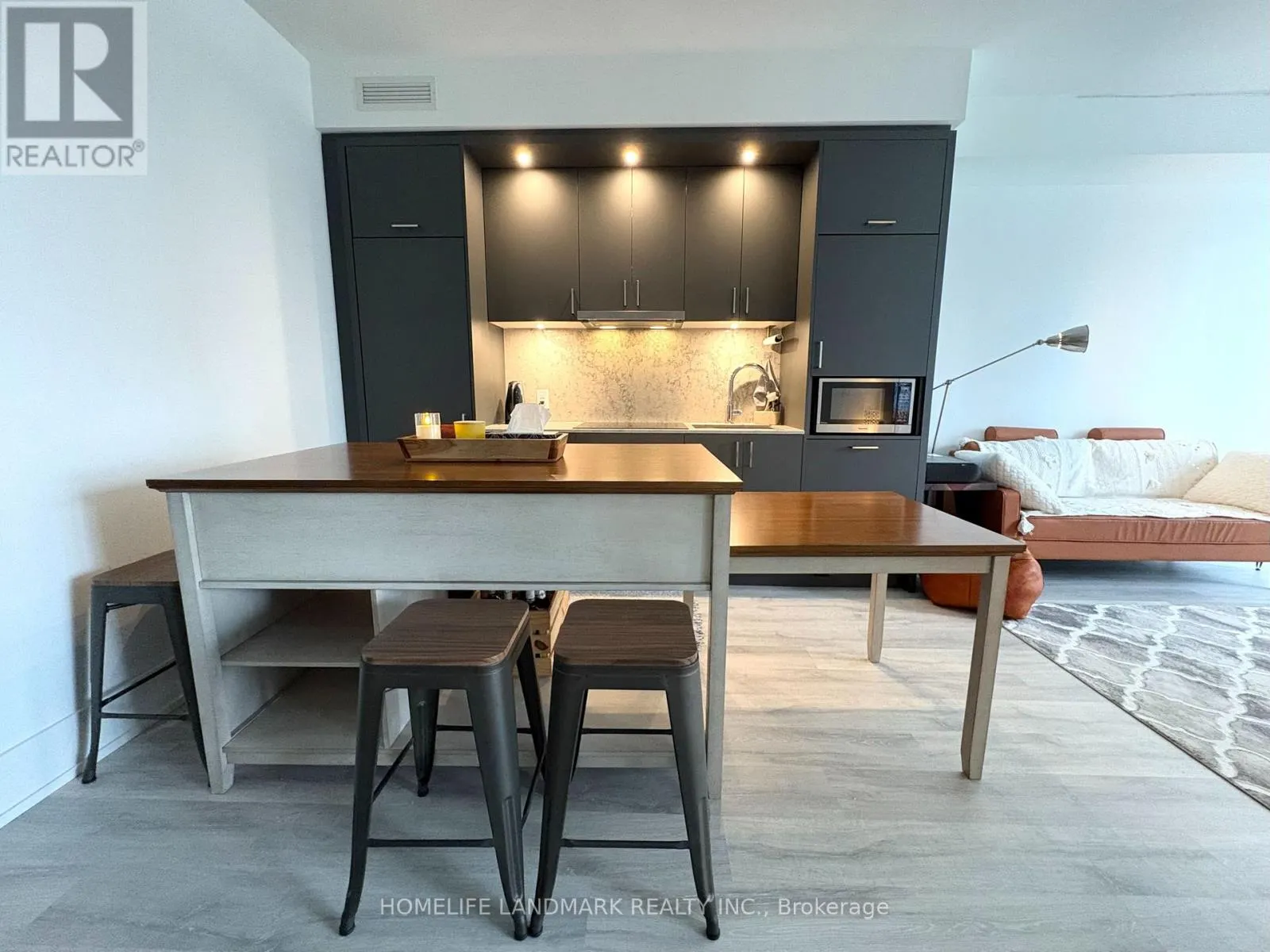 912 - 480 FRONT STREET