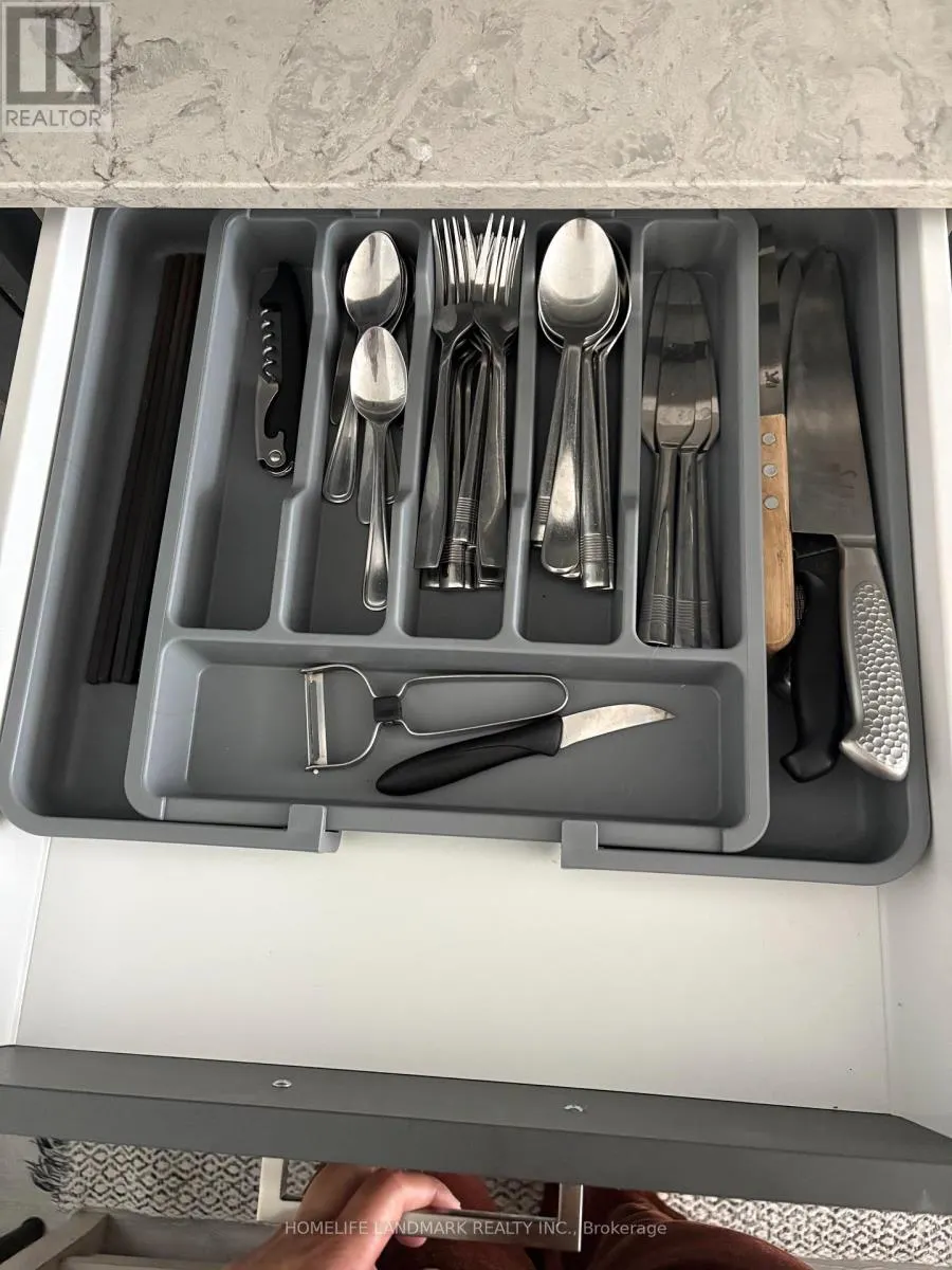 912 - 480 FRONT STREET