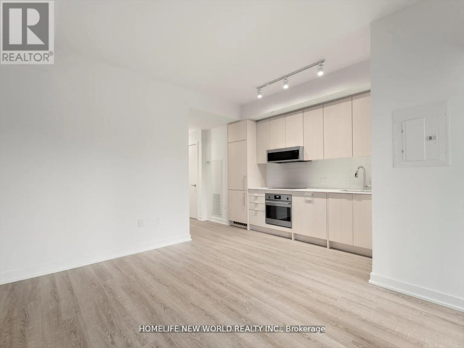 716 - 250 LAWRENCE AVENUE W