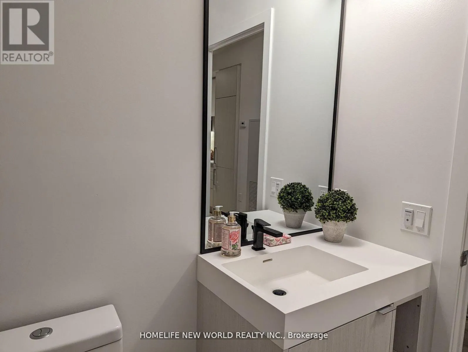 716 - 250 LAWRENCE AVENUE W