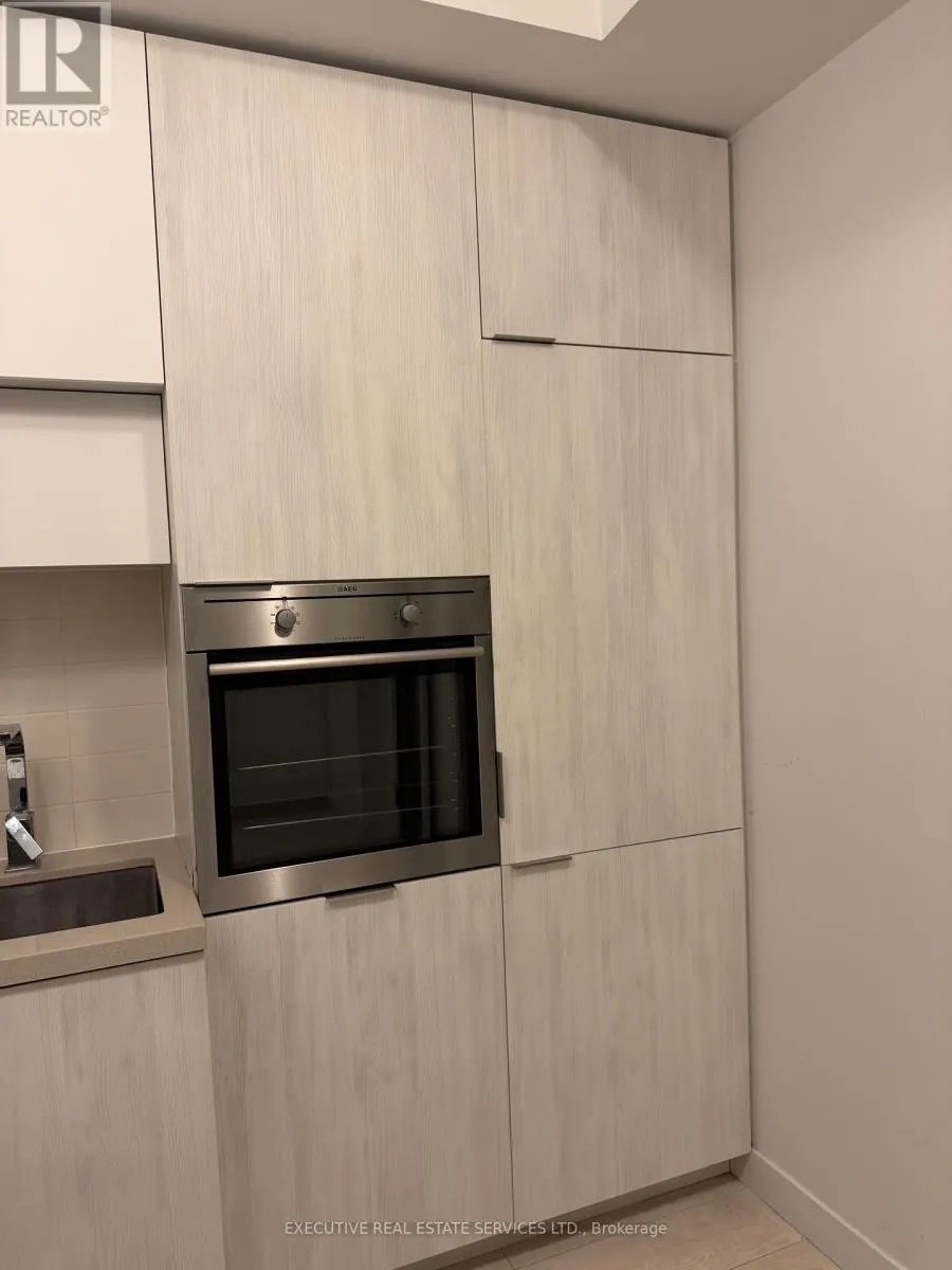 5003 - 8 EGLINTON AVENUE E