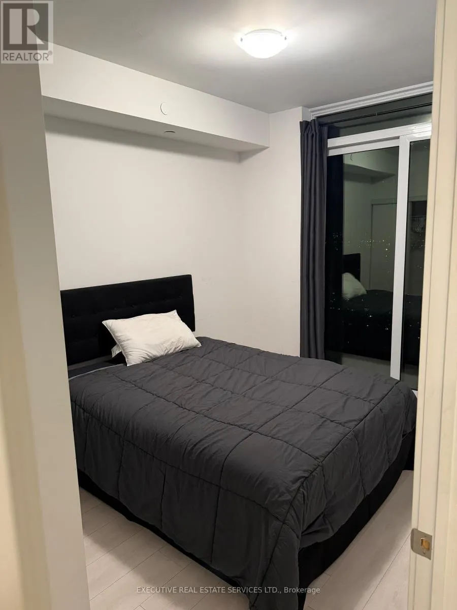 5003 - 8 EGLINTON AVENUE E