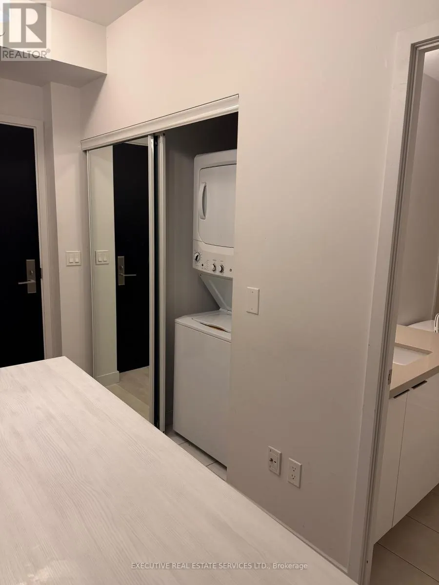 5003 - 8 EGLINTON AVENUE E