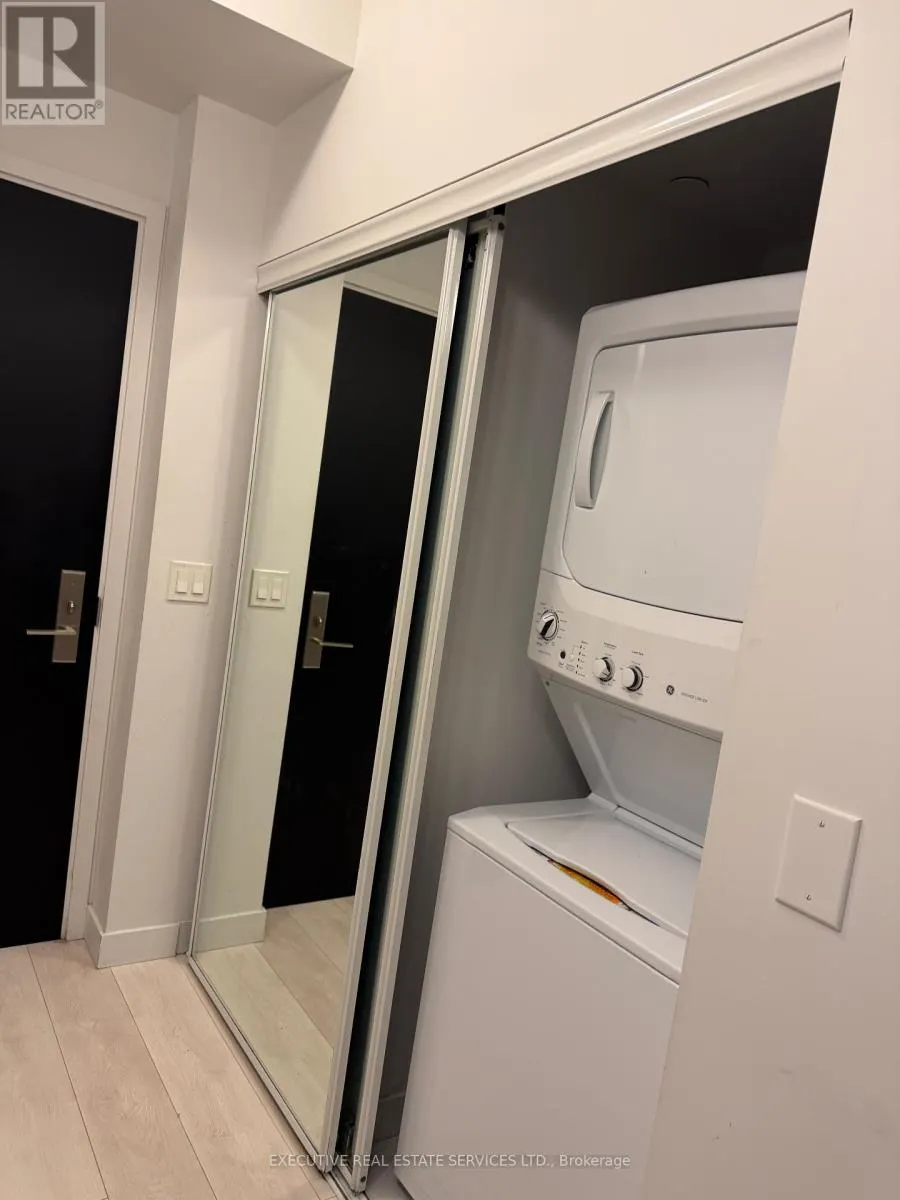 5003 - 8 EGLINTON AVENUE E