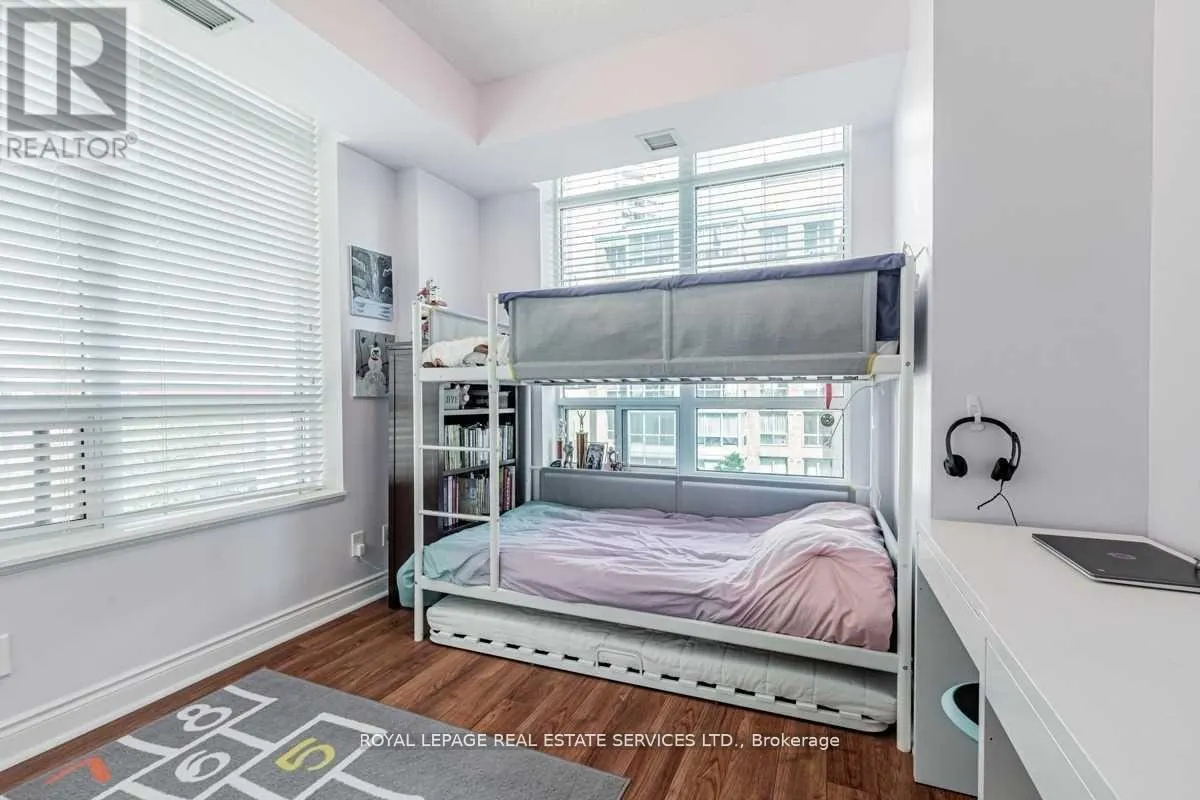 402 - 319 MERTON STREET