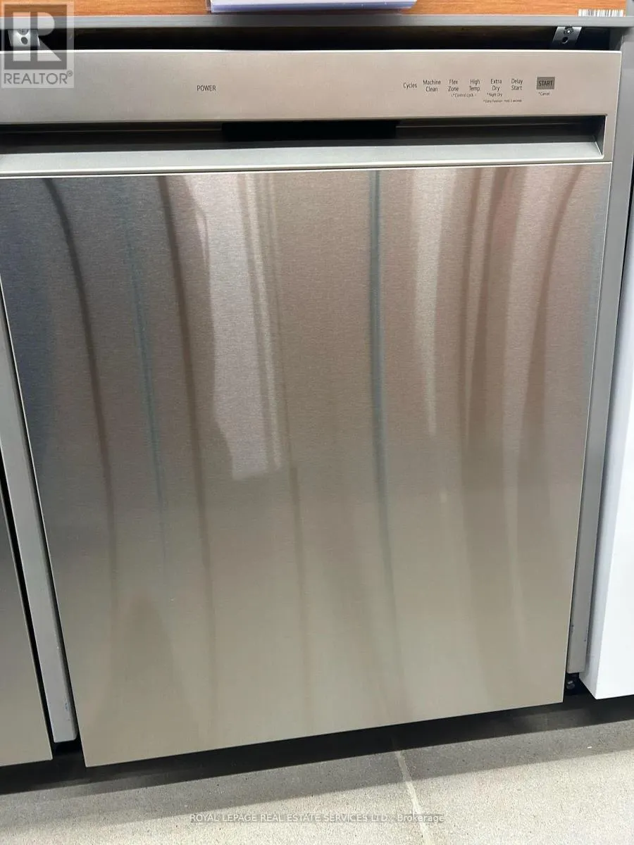 402 - 319 MERTON STREET