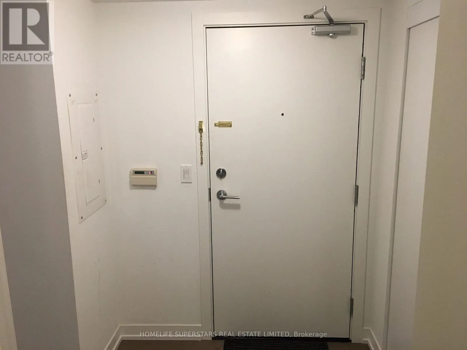 305 - 10 WILLISON SQUARE N