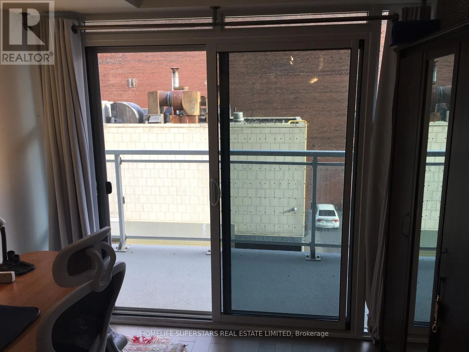 305 - 10 WILLISON SQUARE N