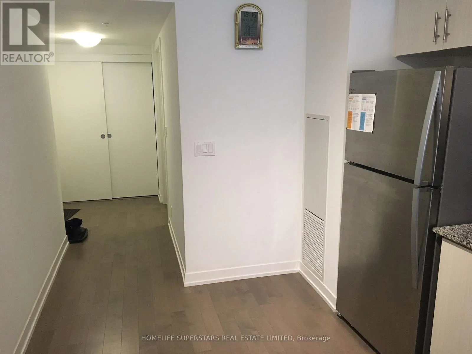 305 - 10 WILLISON SQUARE N