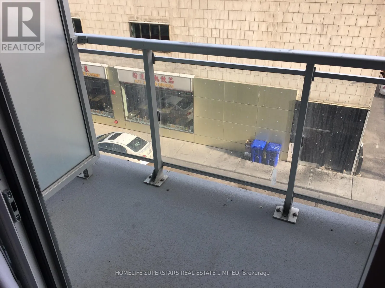 305 - 10 WILLISON SQUARE N