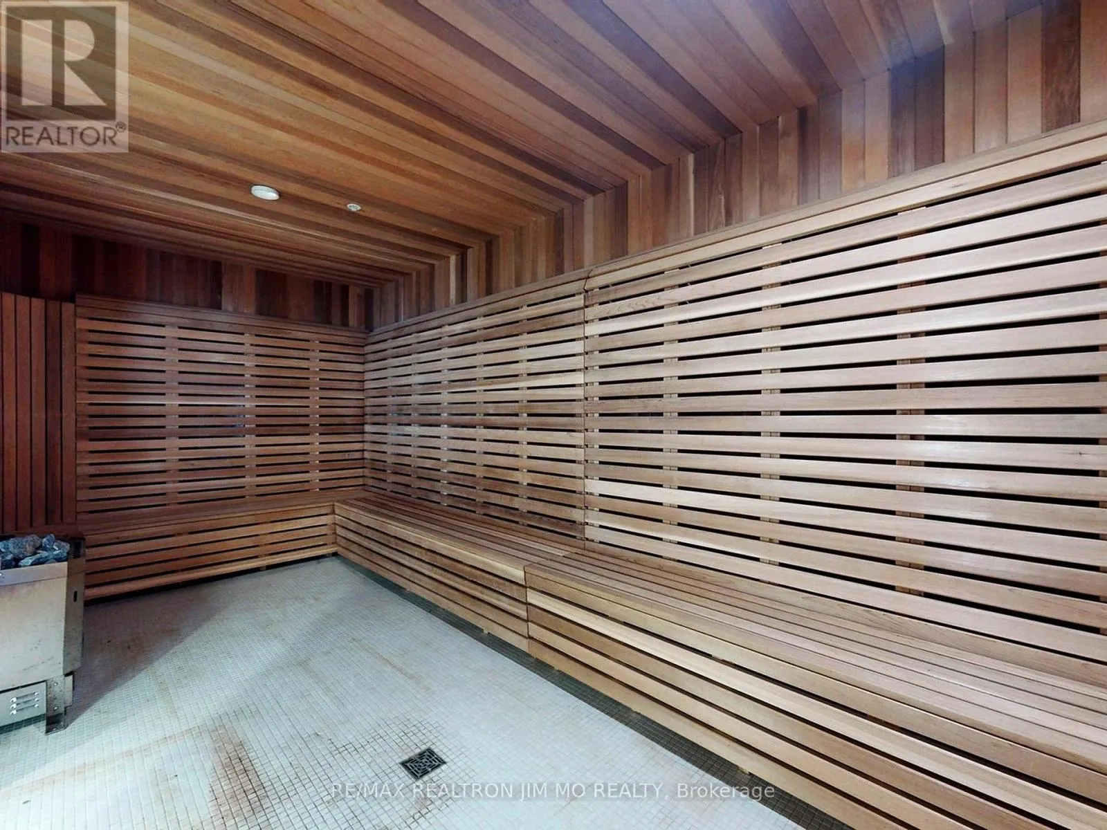 1208 - 11 WELLESLEY STREET W