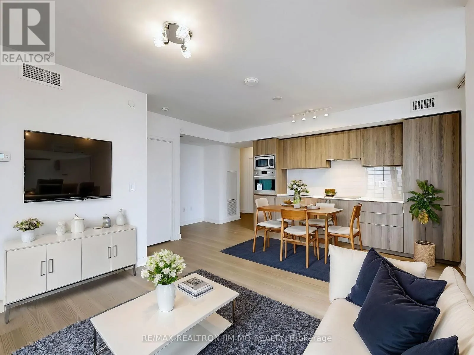 1208 - 11 WELLESLEY STREET W