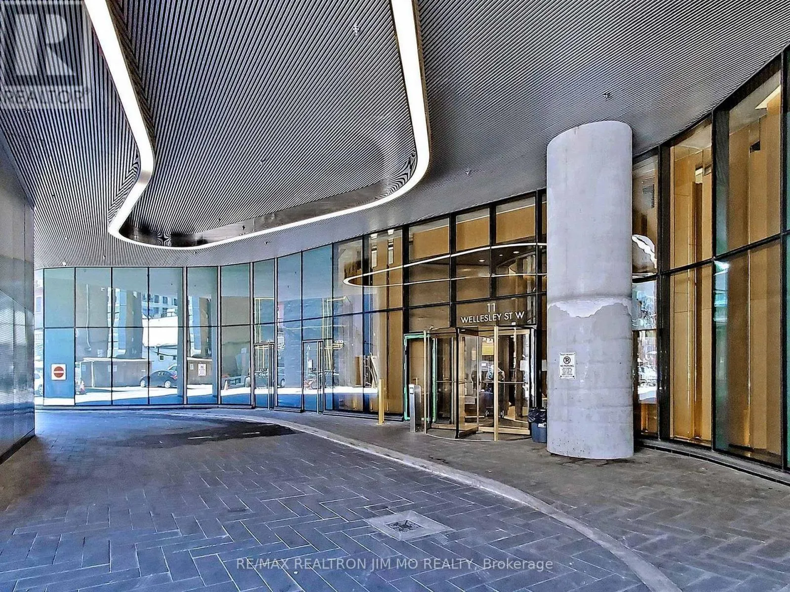 1208 - 11 WELLESLEY STREET W