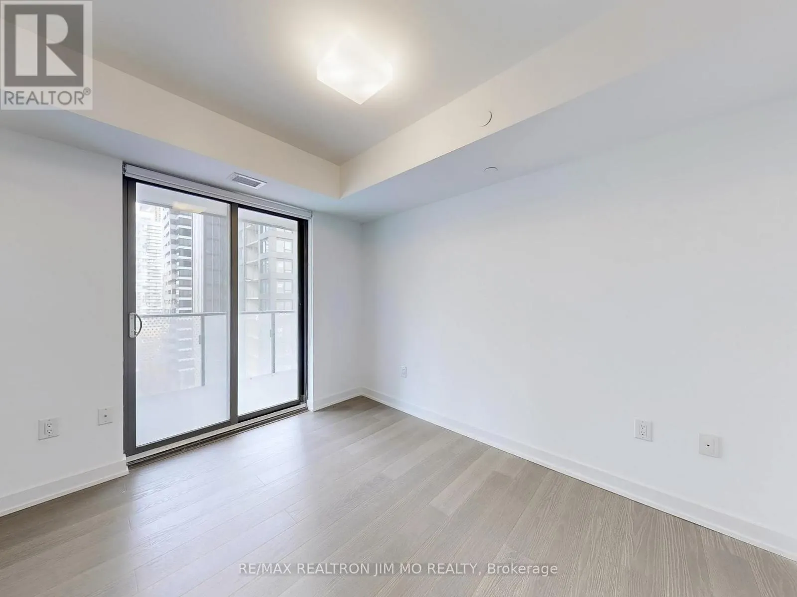 1208 - 11 WELLESLEY STREET W