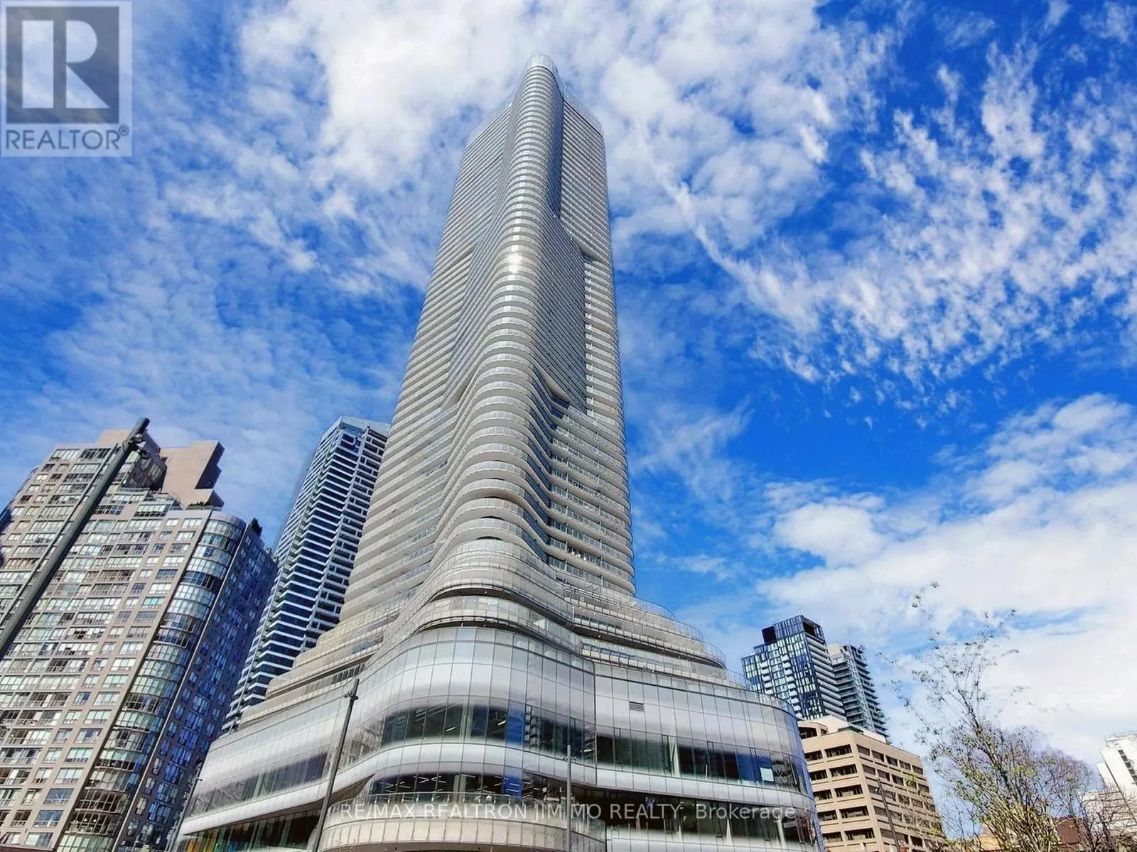 1208 - 11 WELLESLEY STREET W