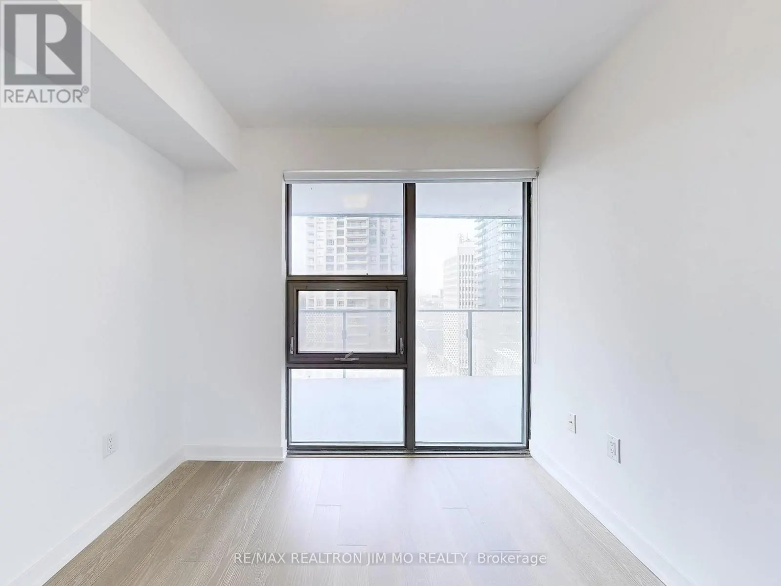 1208 - 11 WELLESLEY STREET W