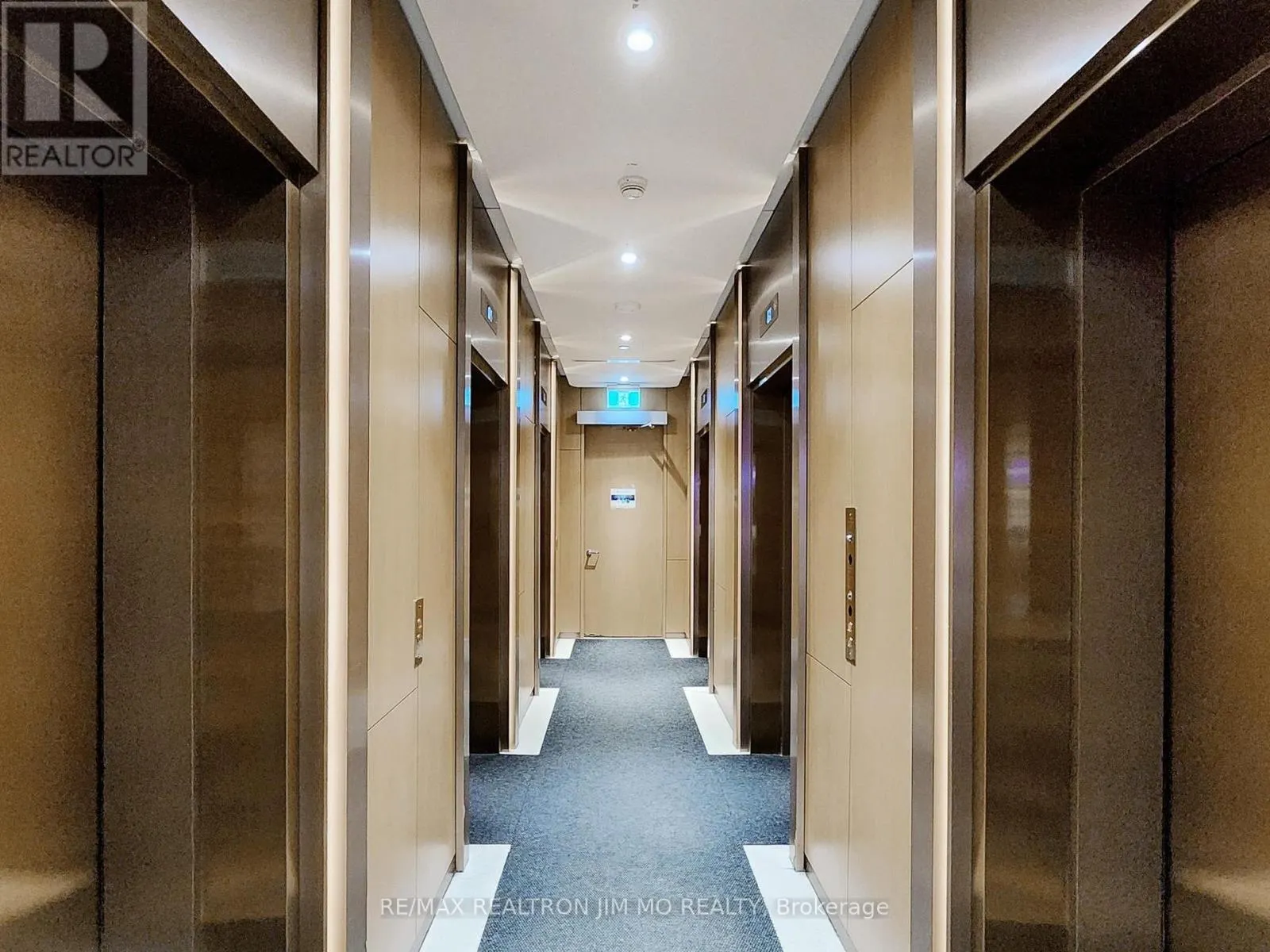 1208 - 11 WELLESLEY STREET W