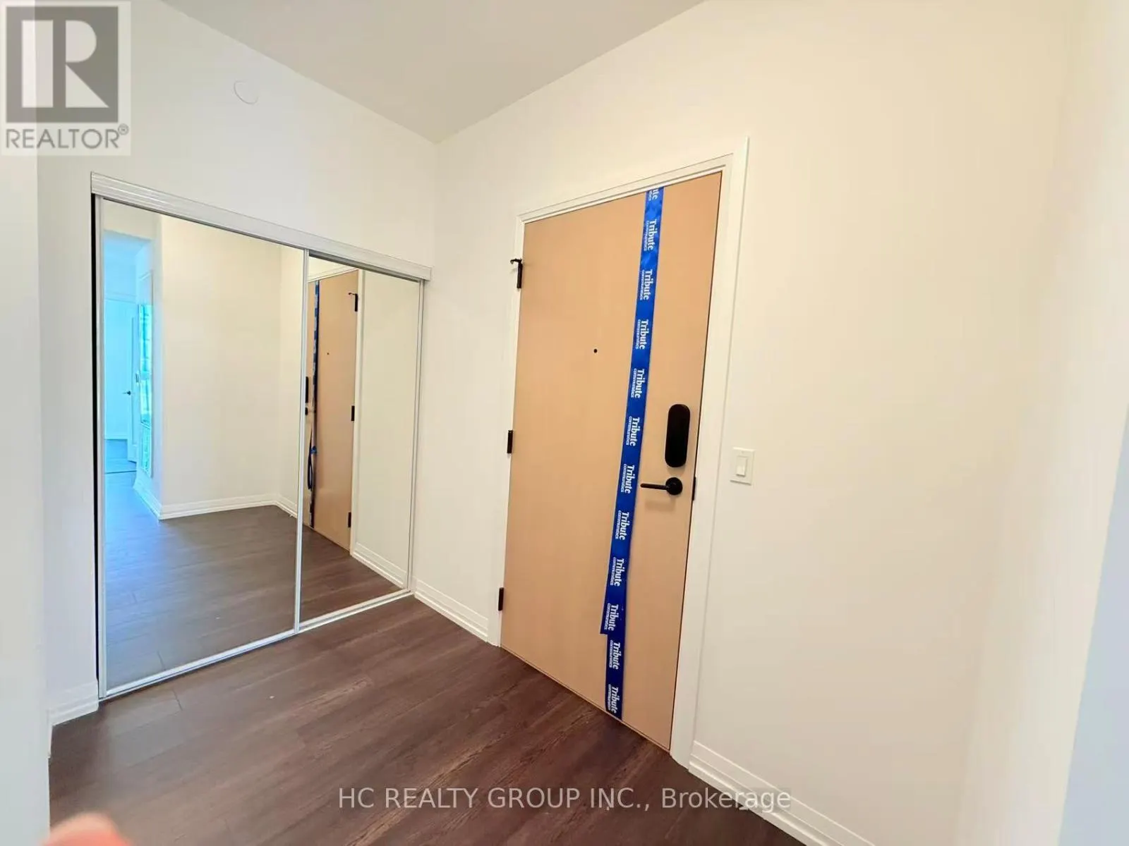 2005 - 280 DUNDAS STREET W