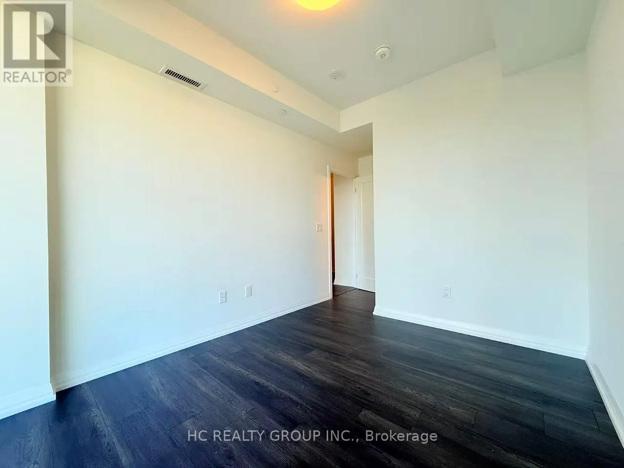 2005 - 280 DUNDAS STREET W