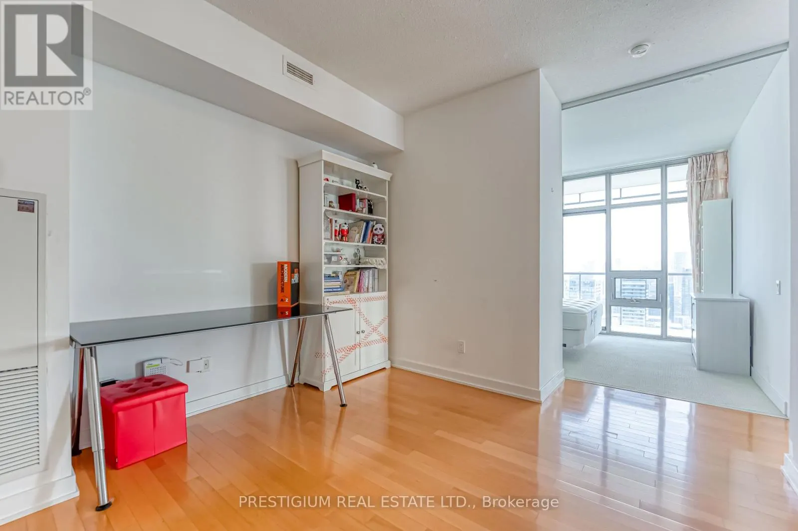 3704 - 33 CHARLES STREET E