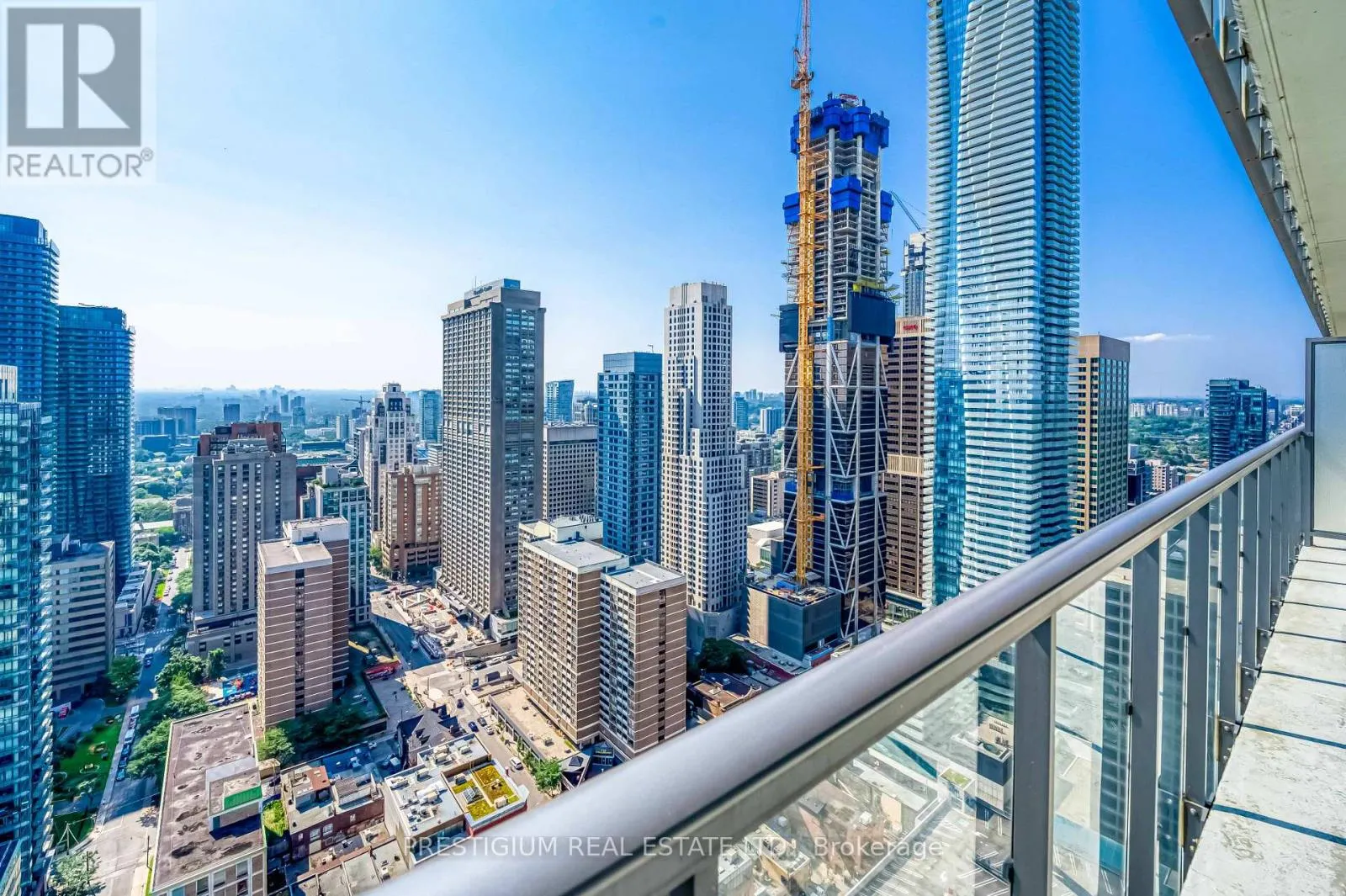 3704 - 33 CHARLES STREET E