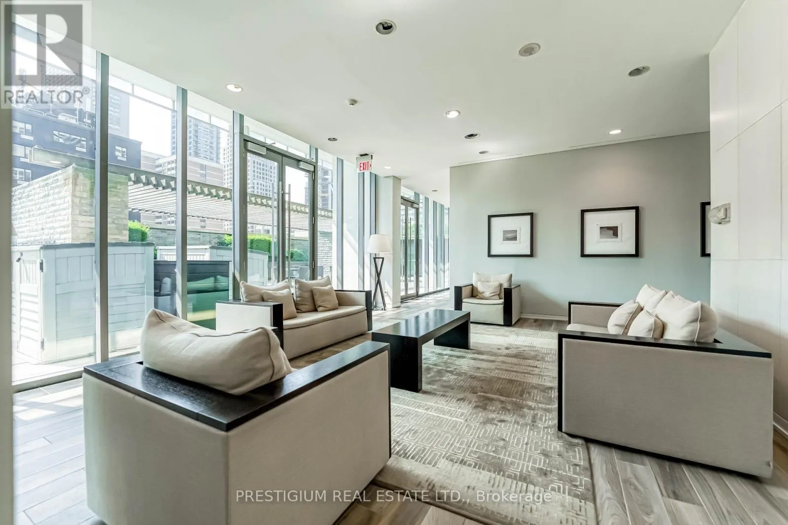 3704 - 33 CHARLES STREET E