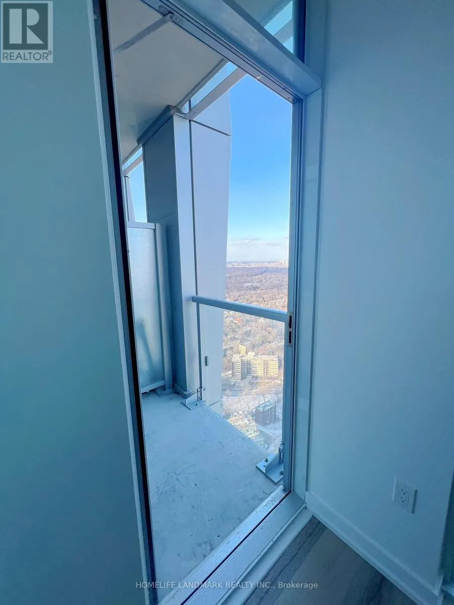 4710 - 1 YORKVILLE AVENUE