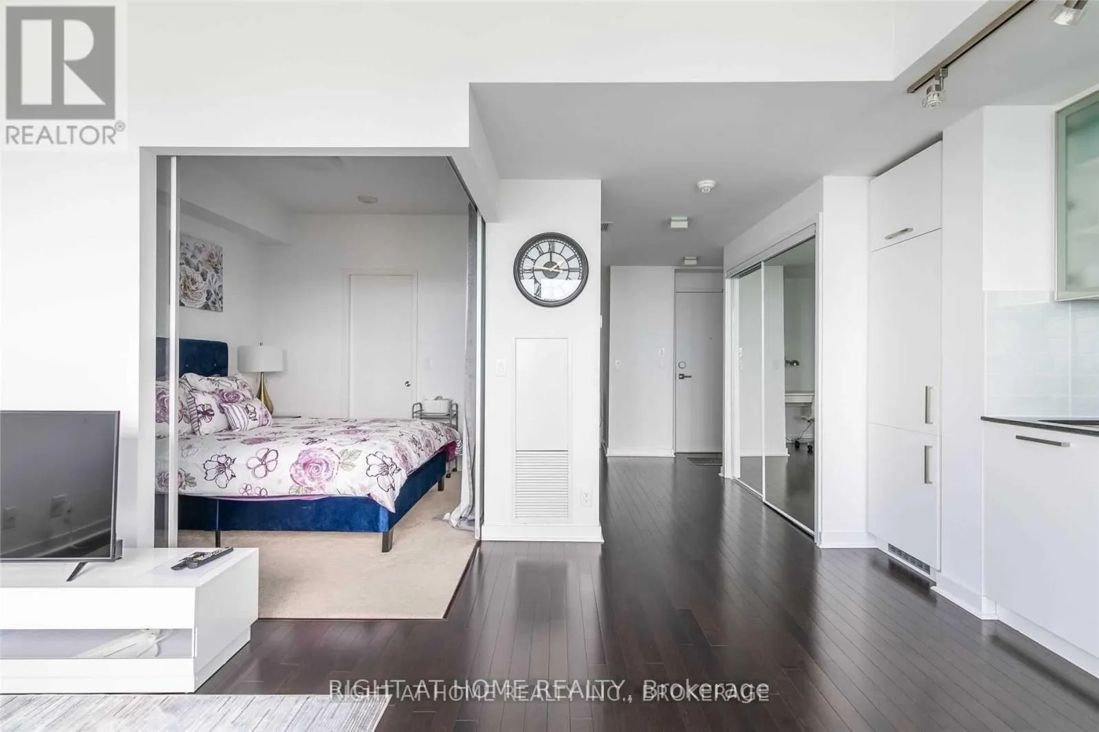 5512 - 14 YORK STREET