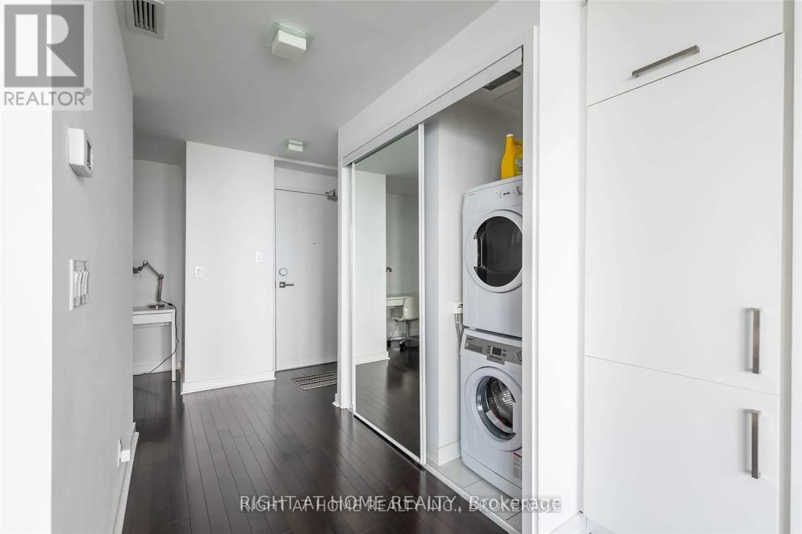 5512 - 14 YORK STREET