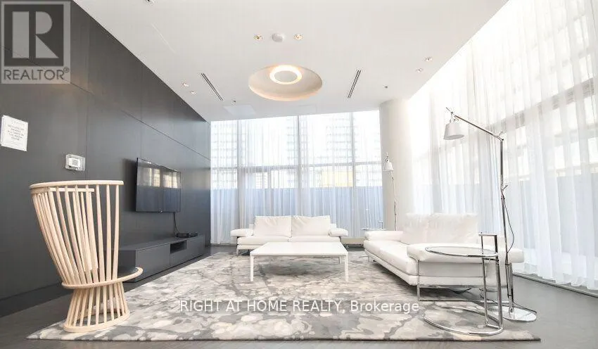 4702 - 12 YORK STREET