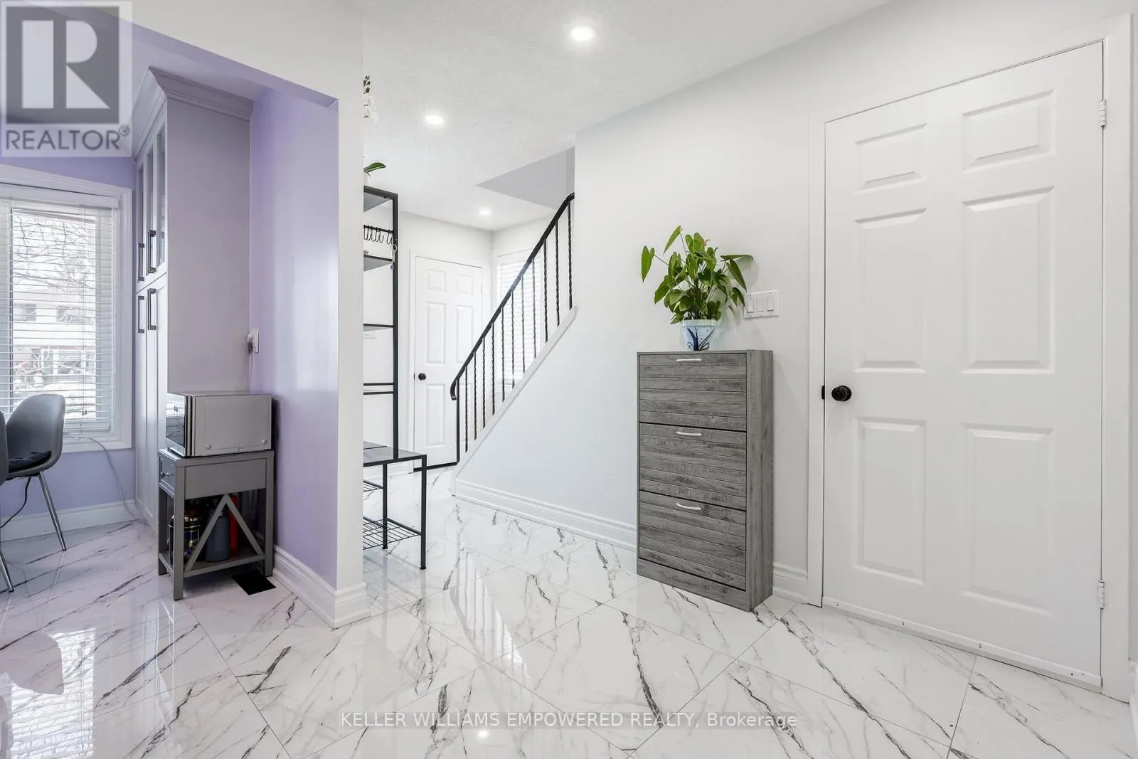 199 HOLLYBERRY TRAIL