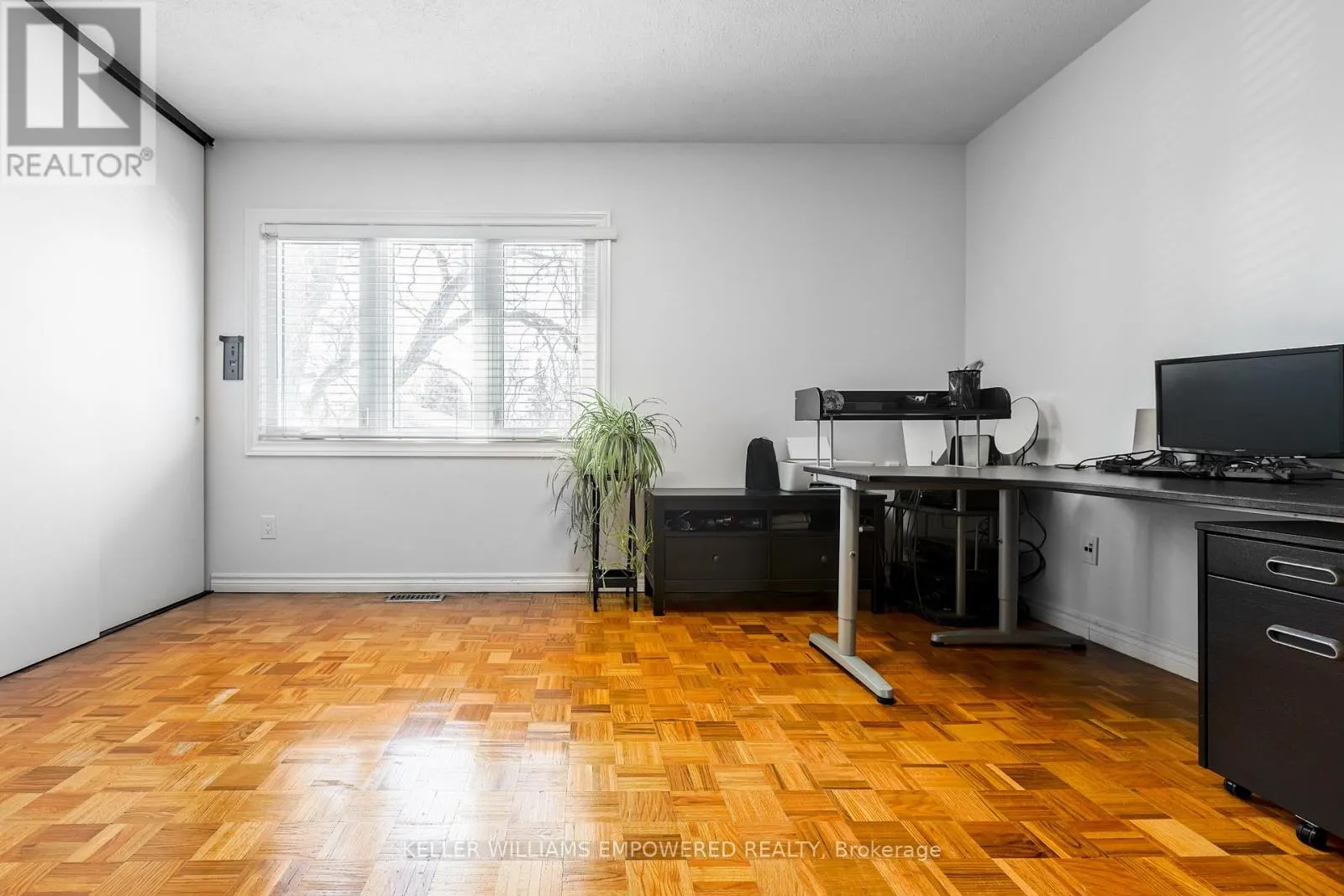 199 HOLLYBERRY TRAIL